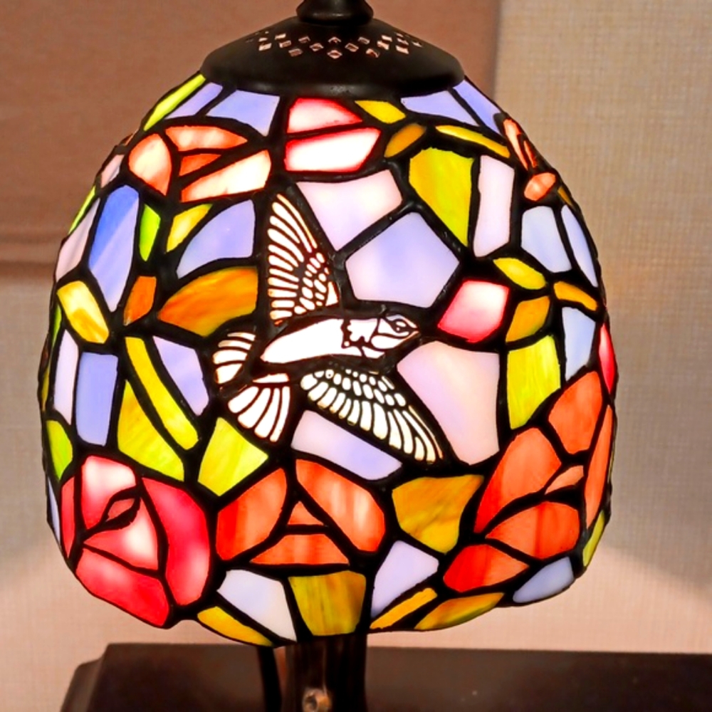 Stained glass hummingbird theme mini Tiffany Style type lamp